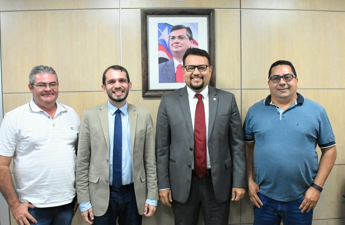 Prefeito Moisés Ventura se reúne na SINFRA acompanhado pelo deputado Fernando Pessoa e solicitam melhorias para Jenipapo dos Vieiras