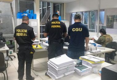 PF faz buscas na casa do governador do Piauí e no gabinete de deputada federal do estado