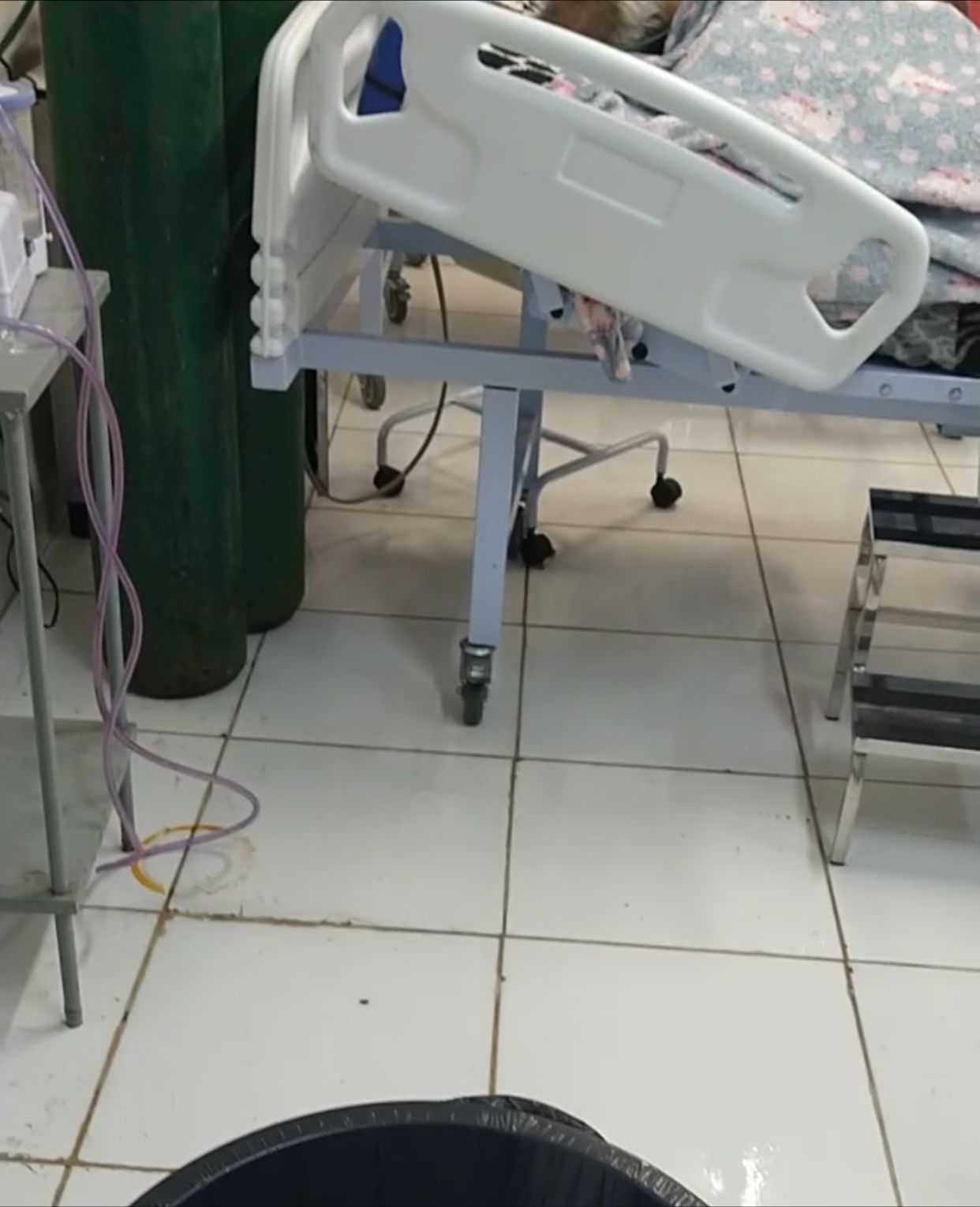 Pacientes da sala vermelha sofrem com goteiras na UPA de Barra do Corda
