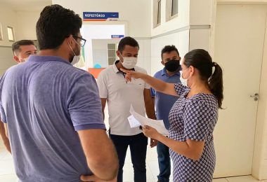 Prefeito Arnóbio recebe hospital municipal totalmente sucateado em Jenipapo dos Vieiras