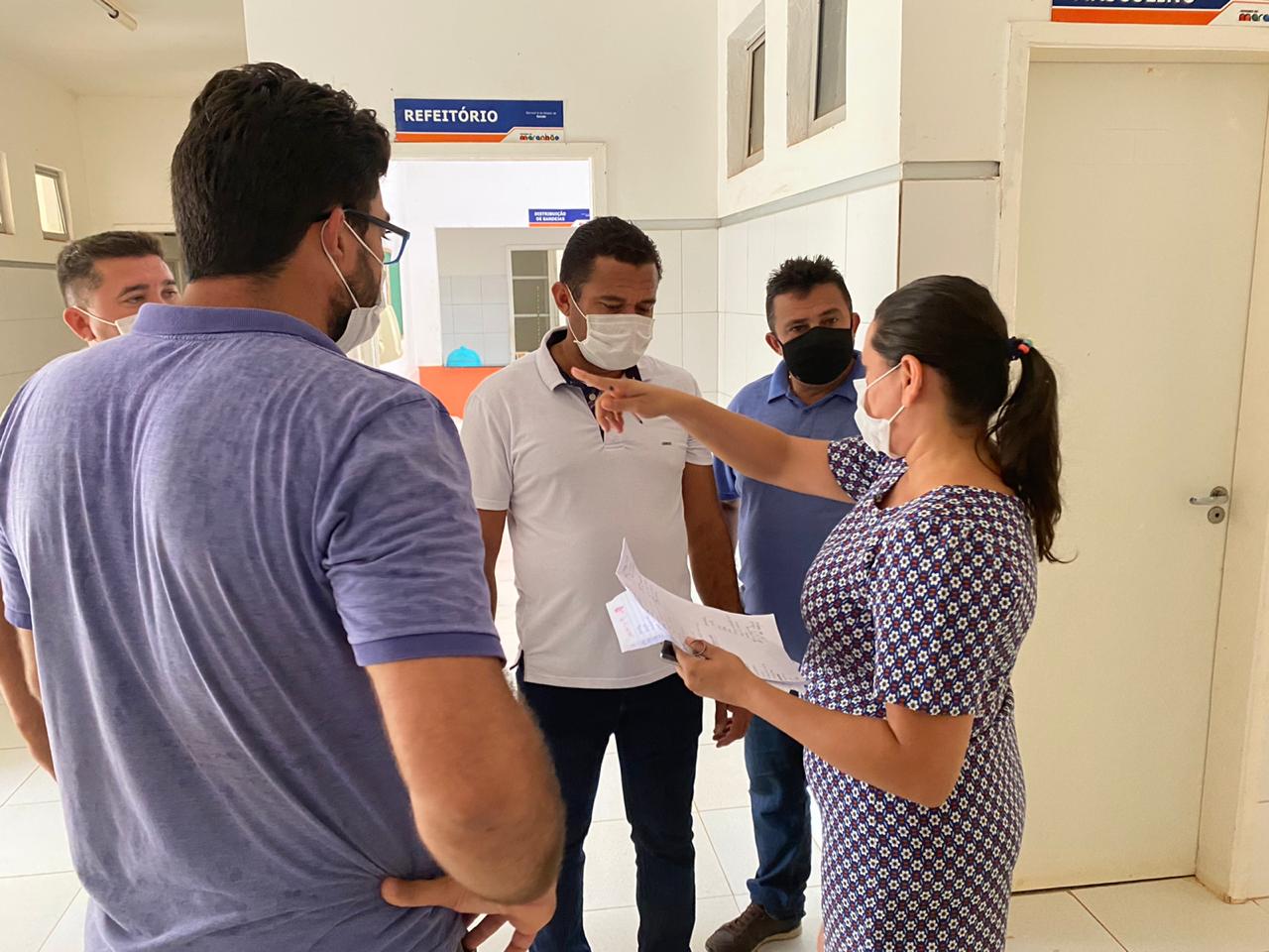 Prefeito Arnóbio recebe hospital municipal totalmente sucateado em Jenipapo dos Vieiras