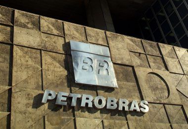 Pela 5ª vez no ano a Petrobrás aumenta o valor da gasolina, gás de cozinha e do diesel.