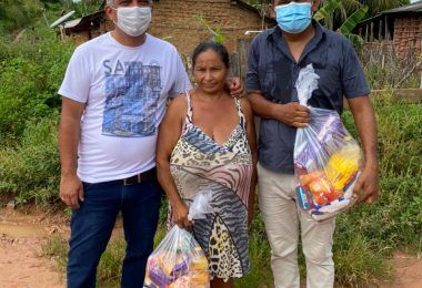Prefeito Júnior do Posto entrega 5 mil cestas básicas e 100 botijões de gás para famílias carentes em Itaipava do Grajaú