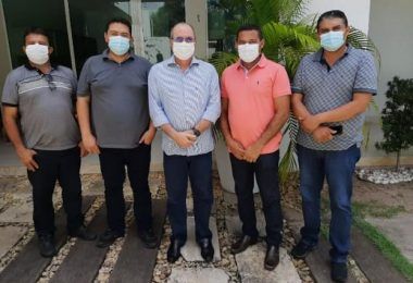 Prefeito Arnóbio se reúne com parlamentares em São Luís na busca por recursos para a saúde de Jenipapo dos Vieiras