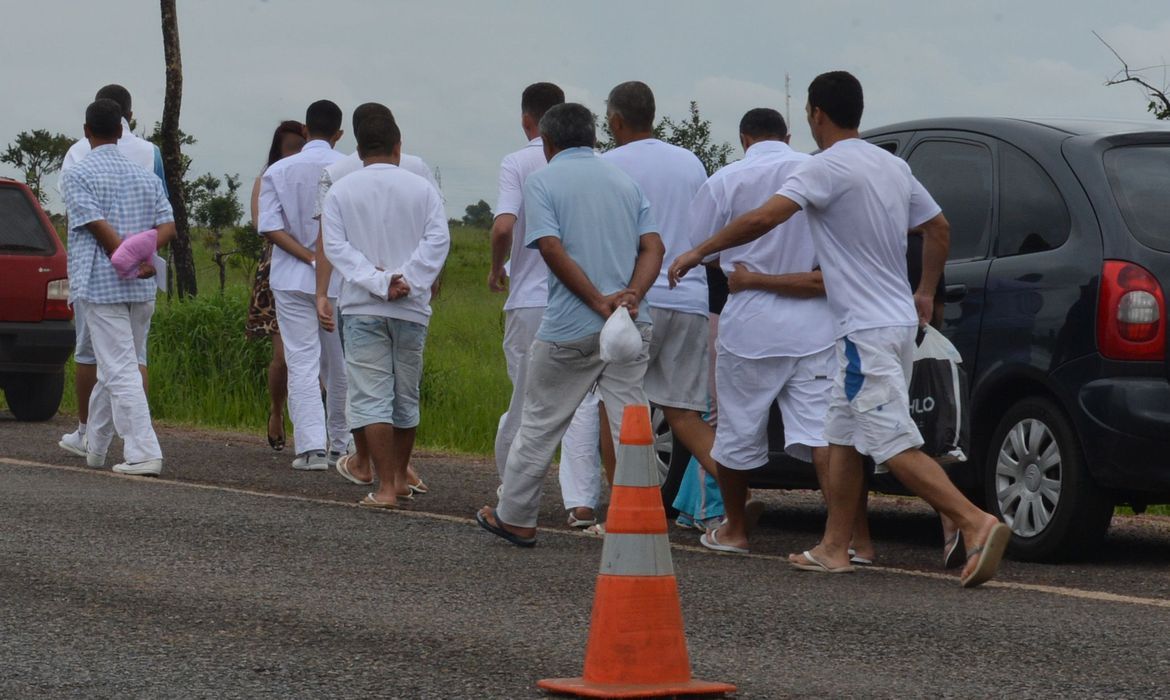 Após autorização de juíza, 722 presos passarão o dia das mães em casa no Maranhão