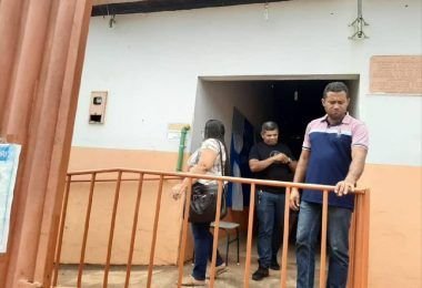 Prefeito Arnóbio visita escolas em quatro povoados da zona rural de Jenipapo dos Vieiras