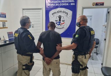 30 de Outubro: Equipe da PRF prende na Br-226 homem foragido da justiça de Barra do Corda