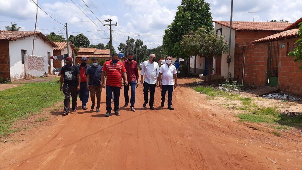 Deputado Hildo Rocha e prefeito Geraldo Braga anunciam início da pavimentação da Vila Pará