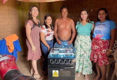 Gestão do prefeito Júnior do Posto realiza doações de fogões em Itaipava do Grajaú