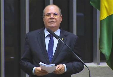 No dia do servidor, Hildo Rocha utiliza tribuna para falar sobre a importância do serviço público no Brasil
