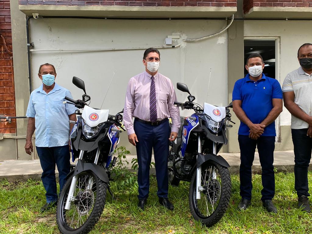 Prefeito Arnóbio Martins consegue duas motocicletas para a segurança pública de Jenipapo dos Vieiras