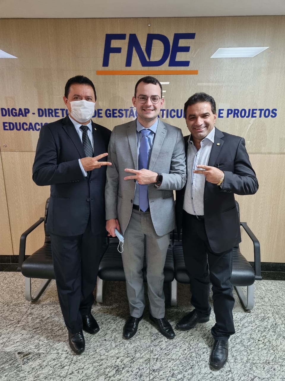Prefeito Rigo Teles se reúne em Brasília com Diretor do FNDE e fala sobre obras deixadas abandonadas em Barra do Corda