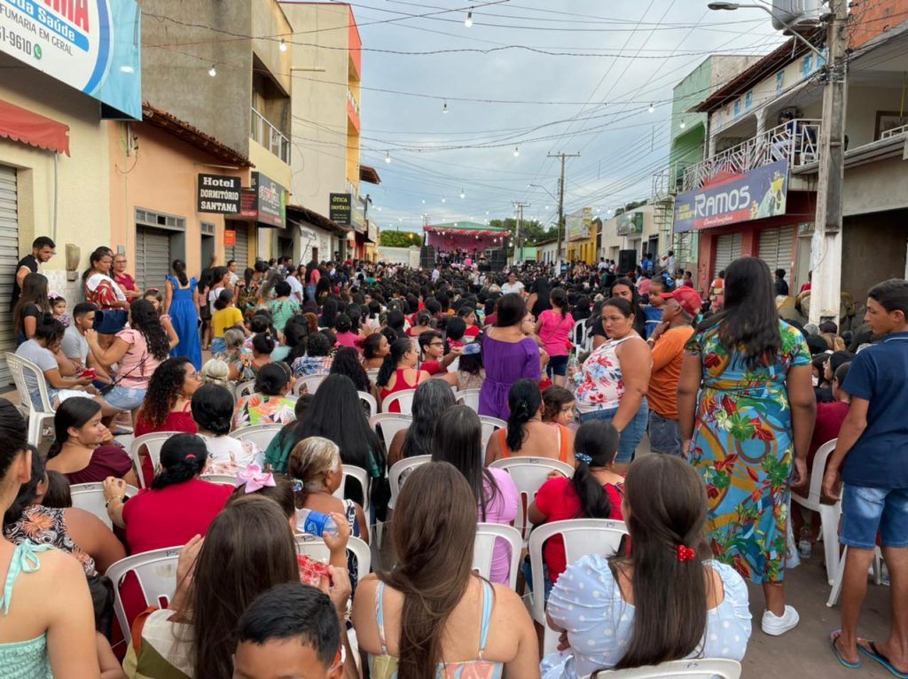 prefeito arnobio realiza mega festa para as maes em jenipapo dos vieiras 8 1024x766 - Prefeito Arnóbio realiza mega festa para as mães em Jenipapo dos Vieiras