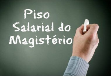 Governo Lula aumenta em 15% o piso salarial dos professores, que passará de R$ 3.845,63 para R$ 4.420,55