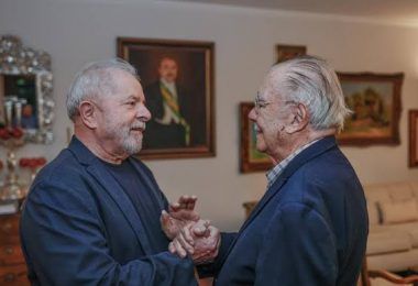 Presidente Lula recorre a José Sarney para conter crise no Congresso Nacional entre Lira e Pacheco