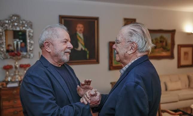 Presidente Lula recorre a José Sarney para conter crise no Congresso Nacional entre Lira e Pacheco