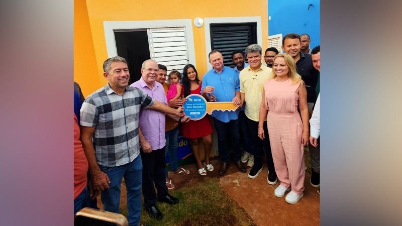 hildo-rocha-inaugura-conjunto-