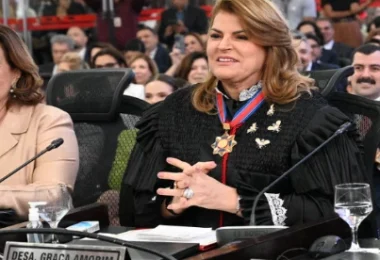 inedito-quem-e-a-desembargador