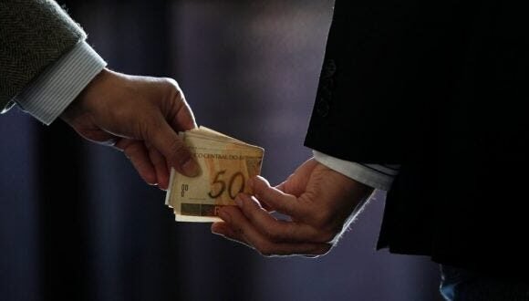 fe-na-boca-culpa-no-diabo-e-a-