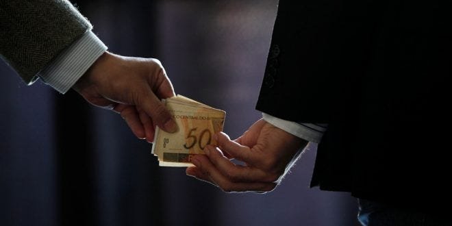 fe-na-boca-culpa-no-diabo-e-a-