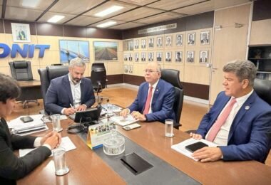 hildo-rocha-se-reune-com-diret