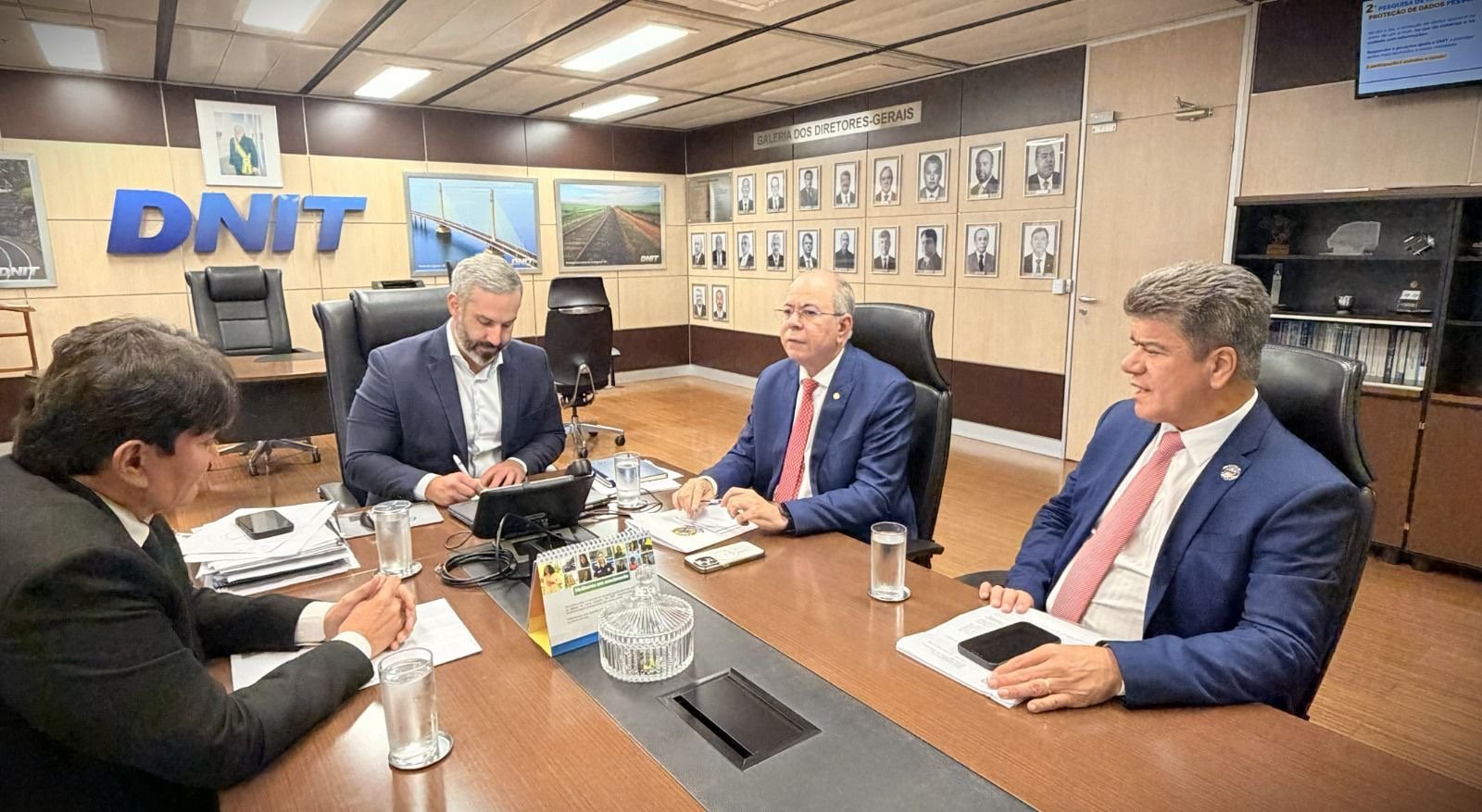 hildo-rocha-se-reune-com-diret