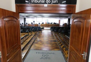 jurado-desafia-justica-de-barr