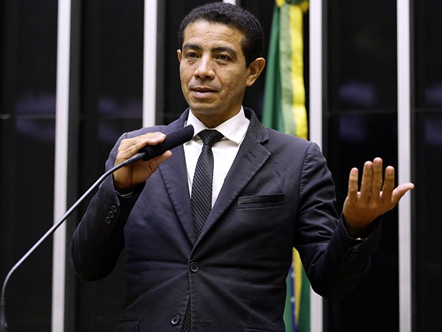 Deputado Pastor Gil destinou quase R$ 2 milhões para shows de Calcinha Preta, Mastruz com Leite e Tarcísio do Acordeon, diz TCU